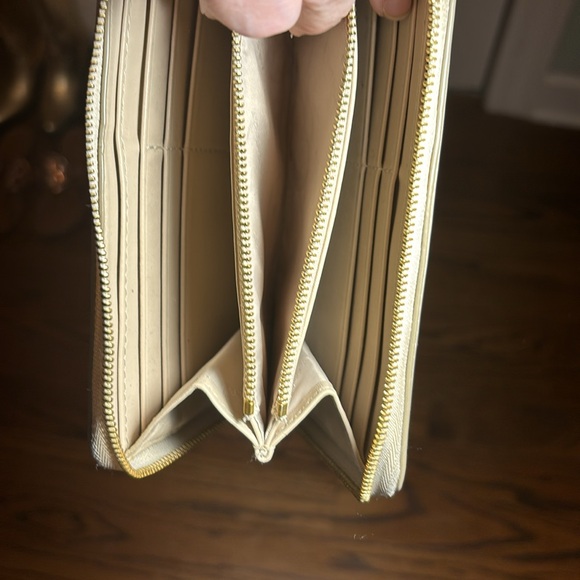 BURBERRY zip wallet - classic cream and Burberry check - Picture 10 of 12